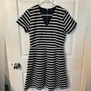 Gap striped v-neck a-line cotton blend dress size 4